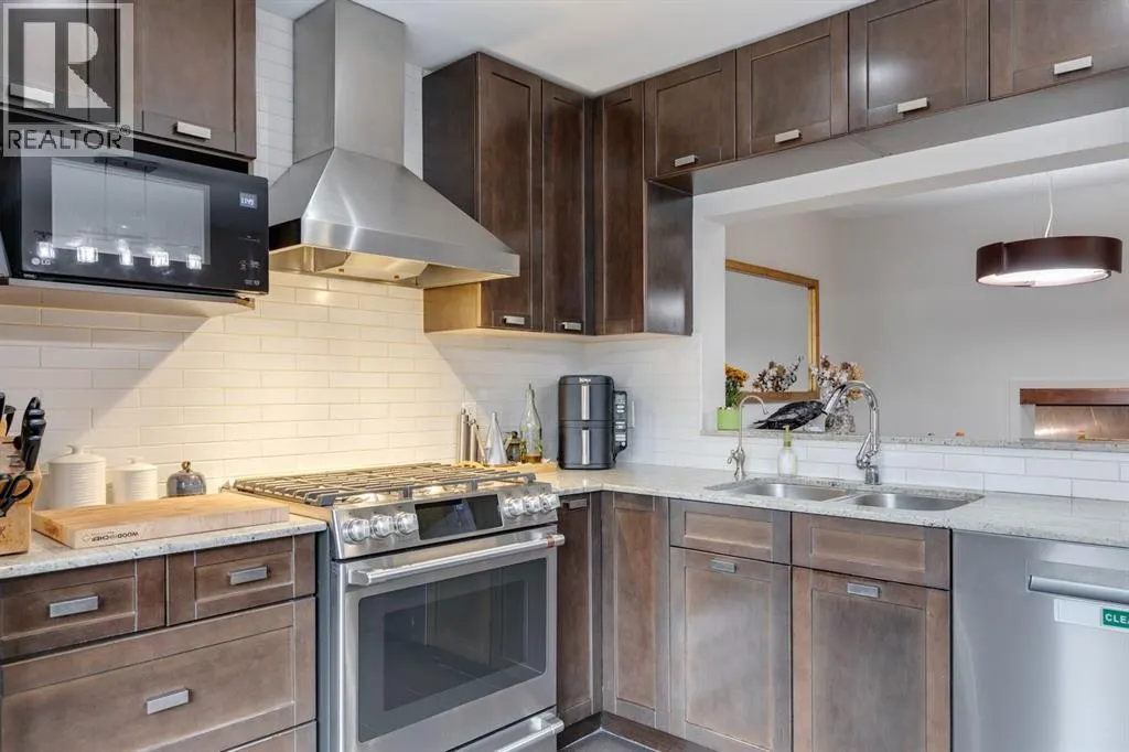 3841 Point Mckay Road NW