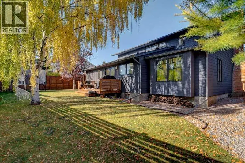128 Oakside Bay SW