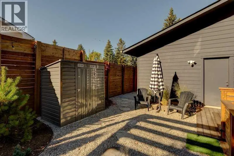 128 Oakside Bay SW