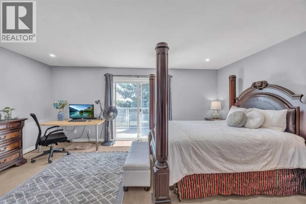 303 Ranchridge Bay NW