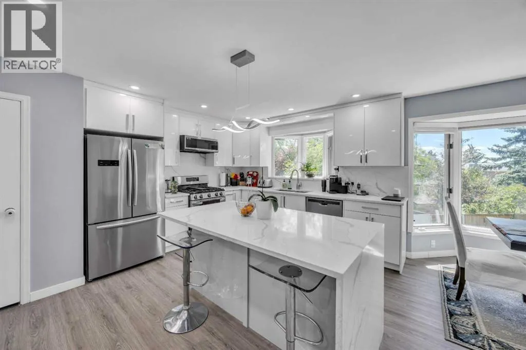 303 Ranchridge Bay NW