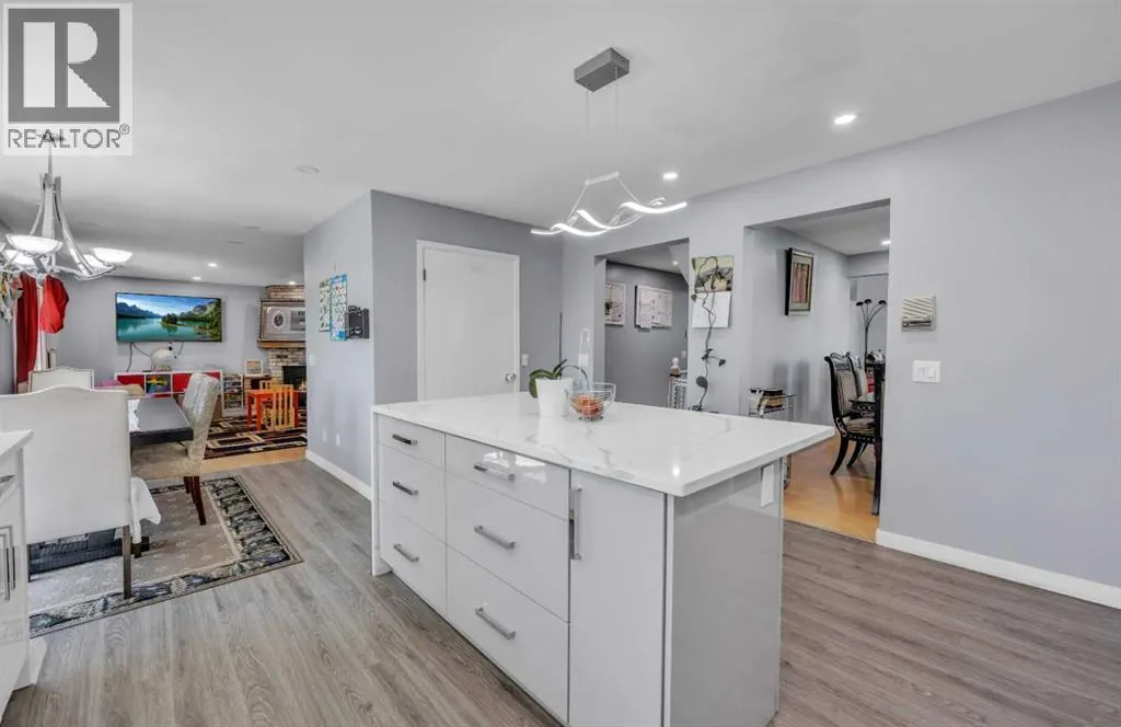 303 Ranchridge Bay NW