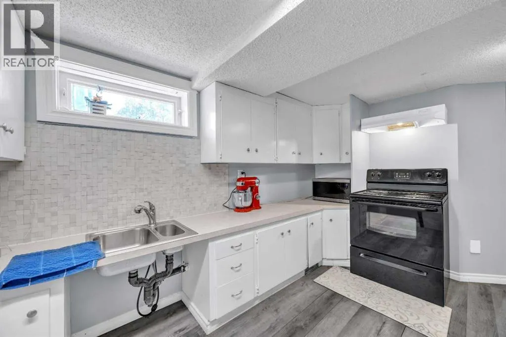 303 Ranchridge Bay NW