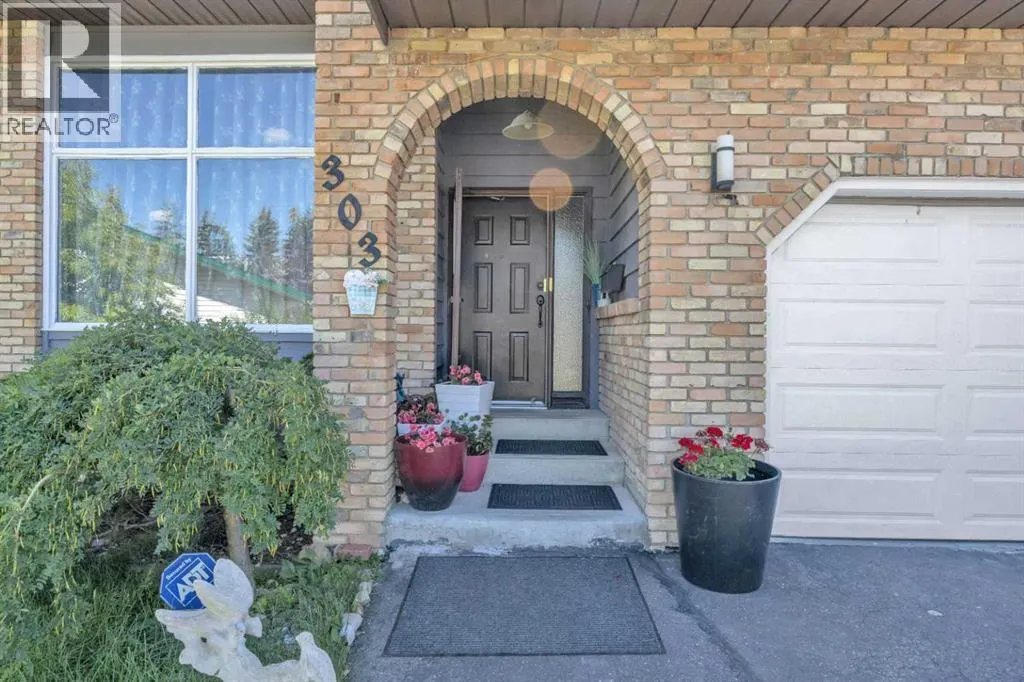 303 Ranchridge Bay NW
