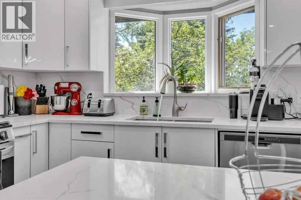 303 Ranchridge Bay NW