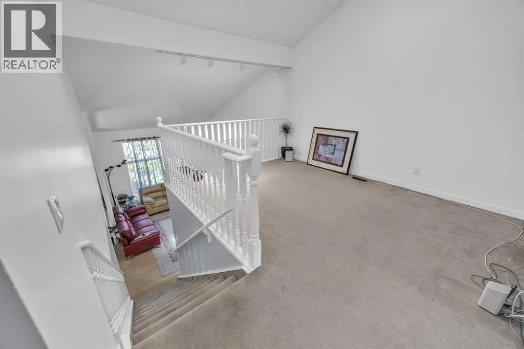 303 Ranchridge Bay NW