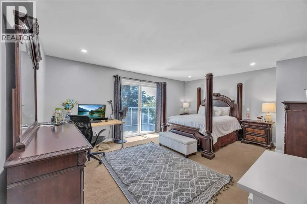 303 Ranchridge Bay NW