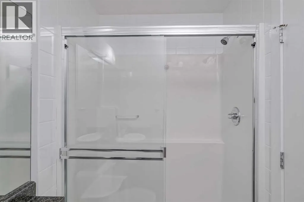 1318, 604 East Lake Boulevard NE