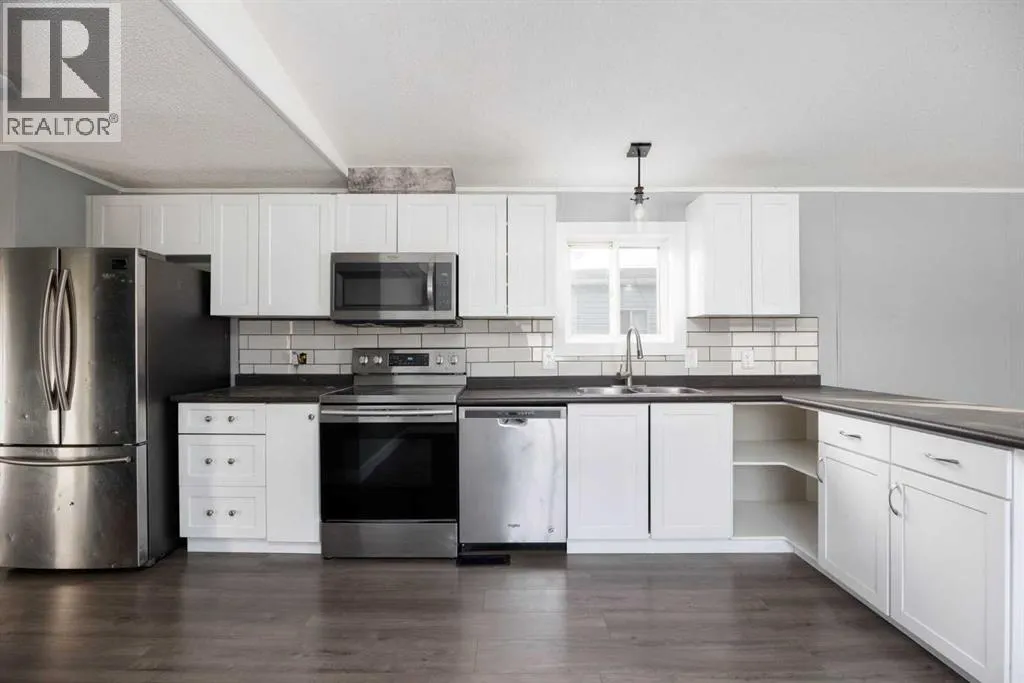 296 Grey Crescent