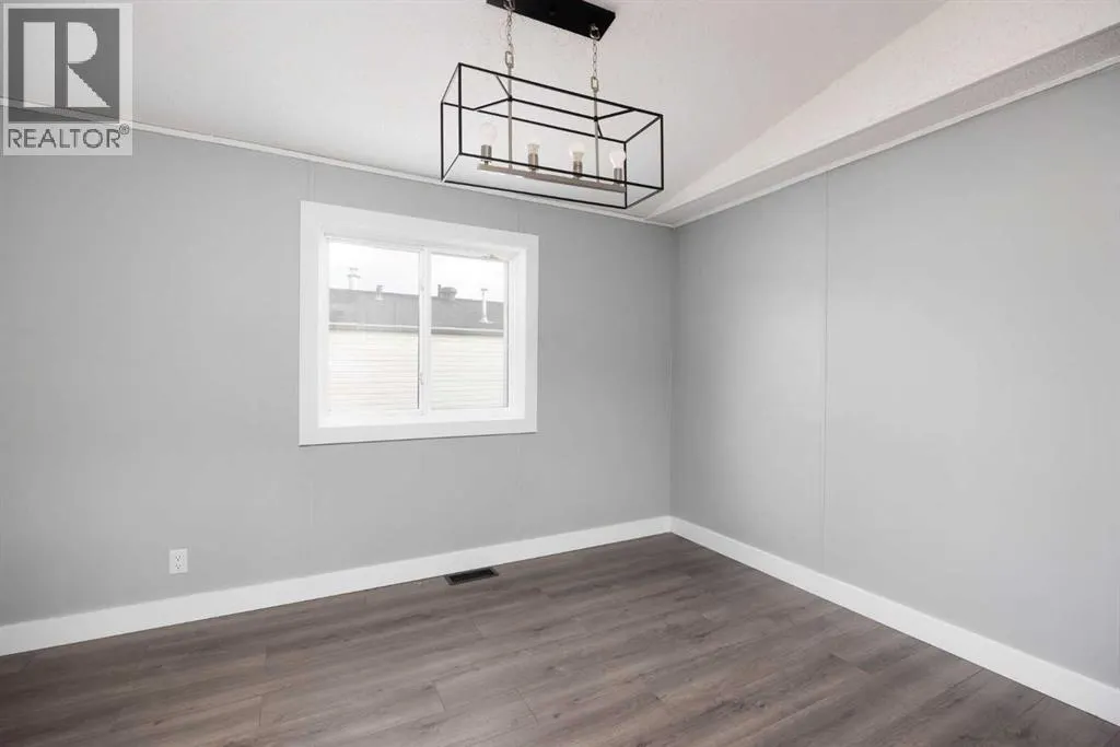 296 Grey Crescent