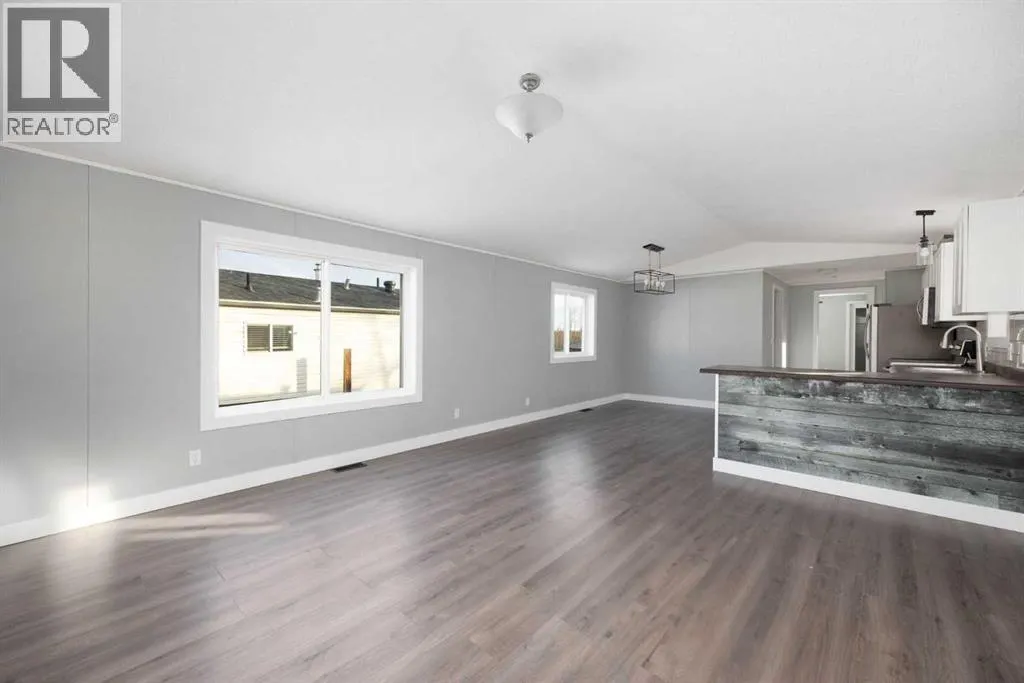 296 Grey Crescent
