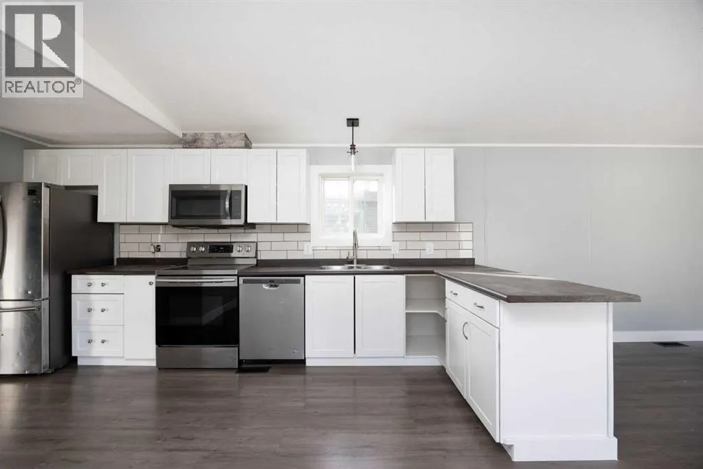 296 Grey Crescent