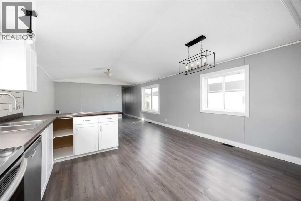 296 Grey Crescent