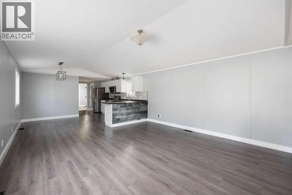 296 Grey Crescent
