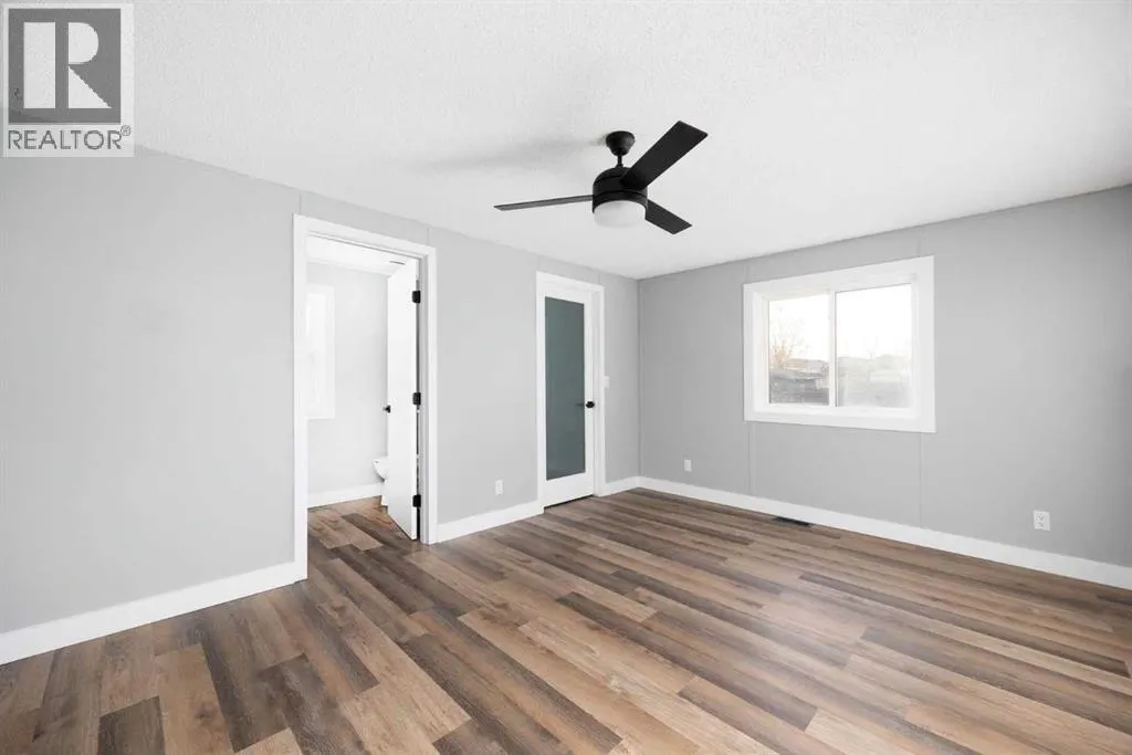 296 Grey Crescent