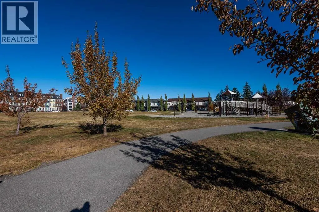 401, 117 Copperpond Common SE