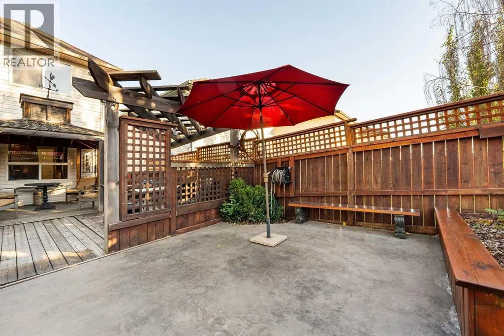 339 Bridlewood Court SW