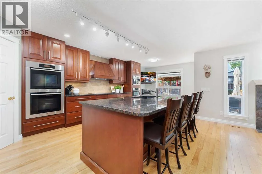 339 Bridlewood Court SW