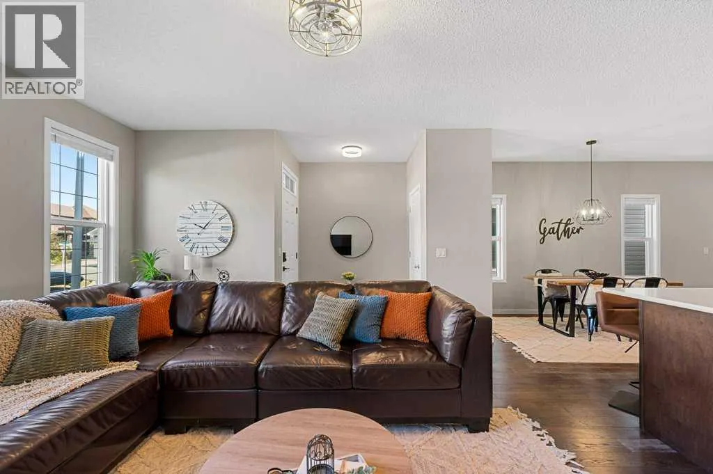 27 Cranford Crescent SE
