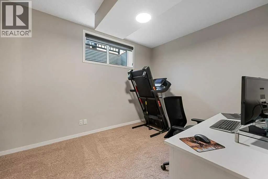 27 Cranford Crescent SE