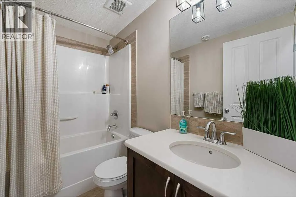 27 Cranford Crescent SE