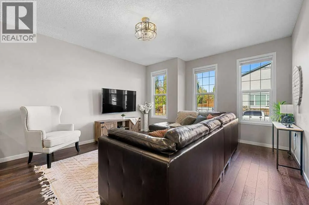 27 Cranford Crescent SE