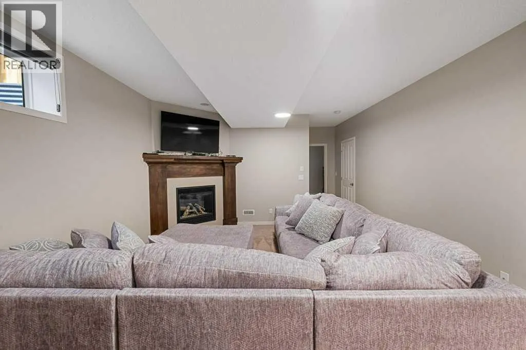 27 Cranford Crescent SE