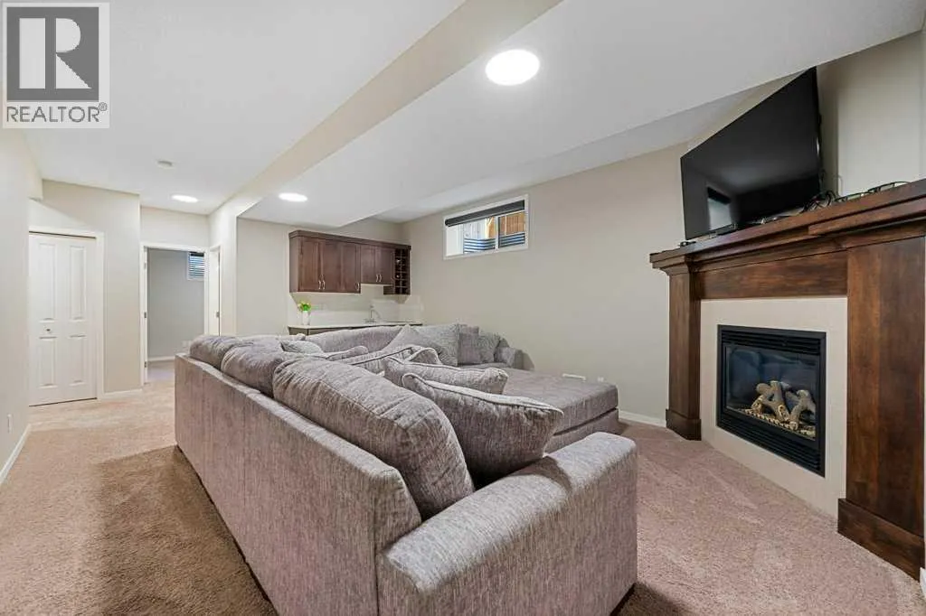 27 Cranford Crescent SE