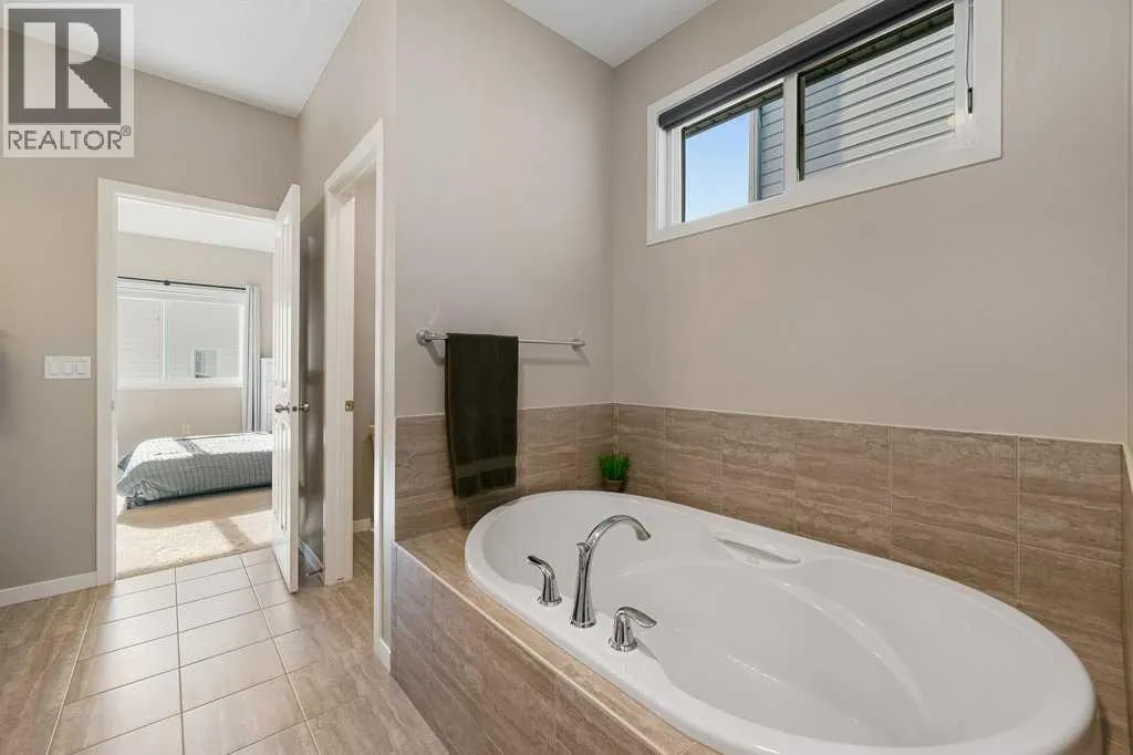 27 Cranford Crescent SE