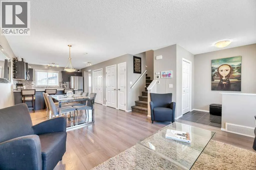 12 Skyview Point Crescent NE