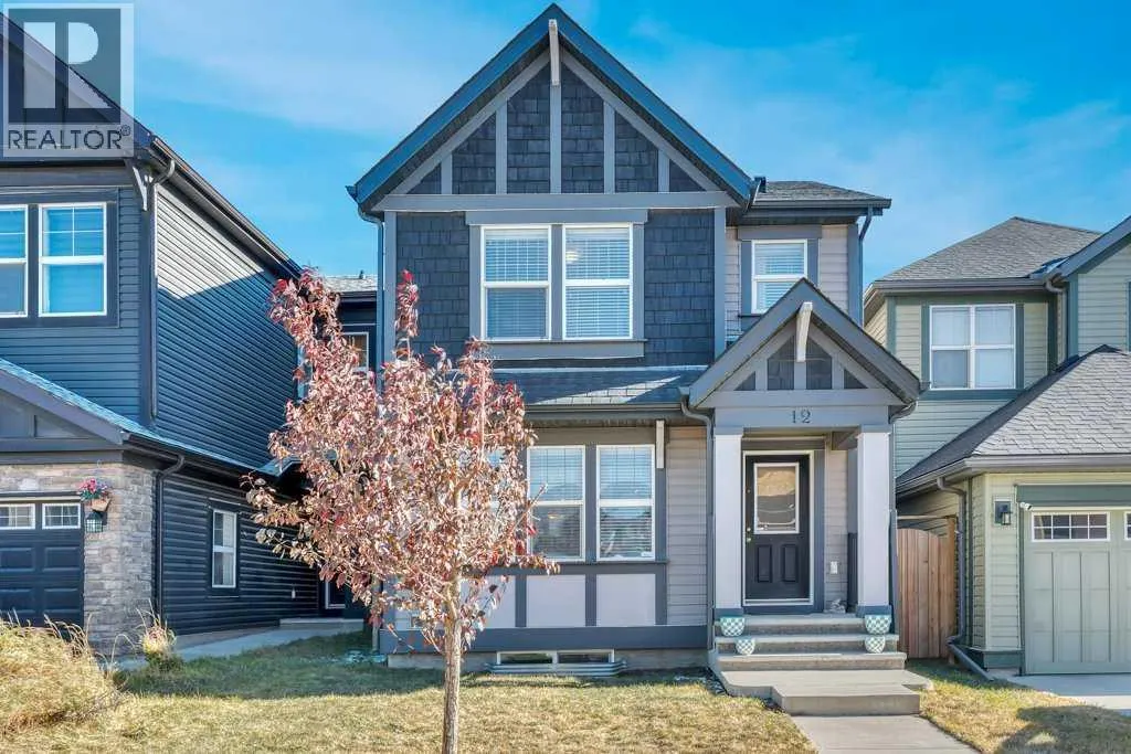 12 Skyview Point Crescent NE