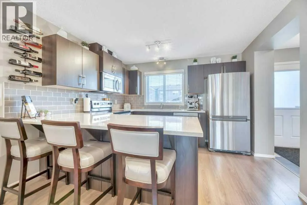 12 Skyview Point Crescent NE