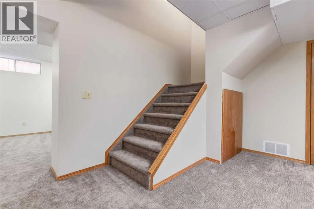 39 Canterbury Court SW