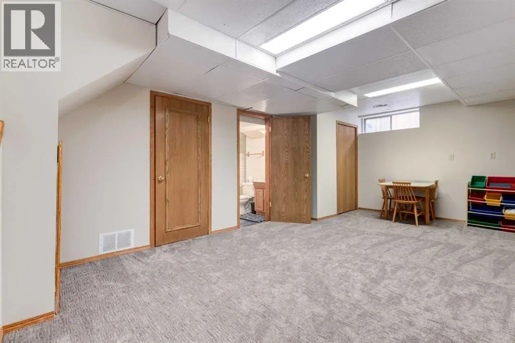 39 Canterbury Court SW