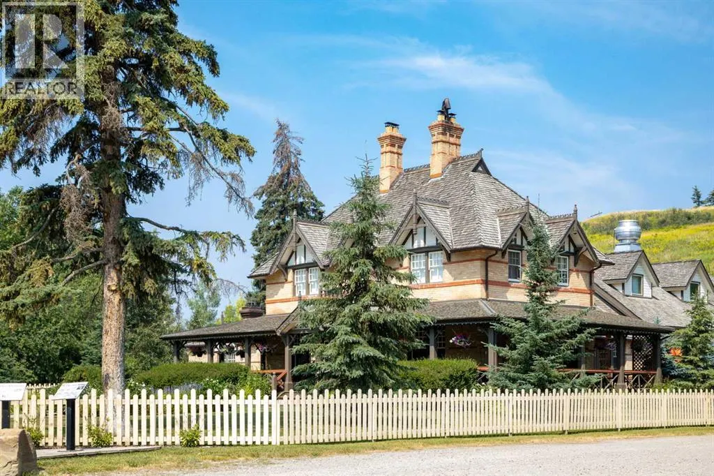 39 Canterbury Court SW
