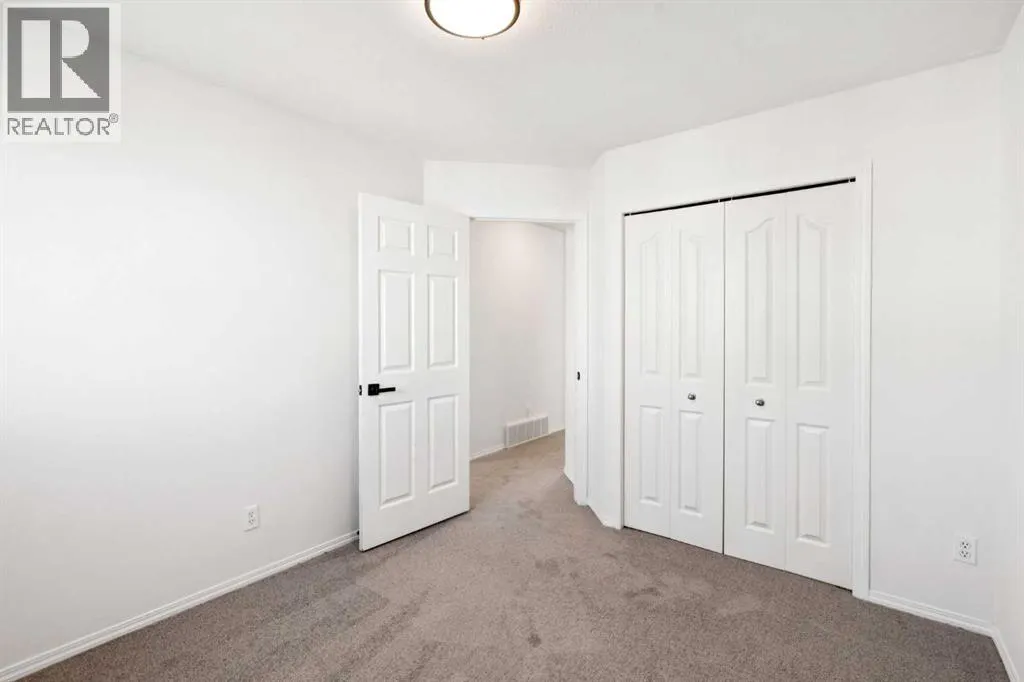 19, 15 Rocky Ridge Gate NW