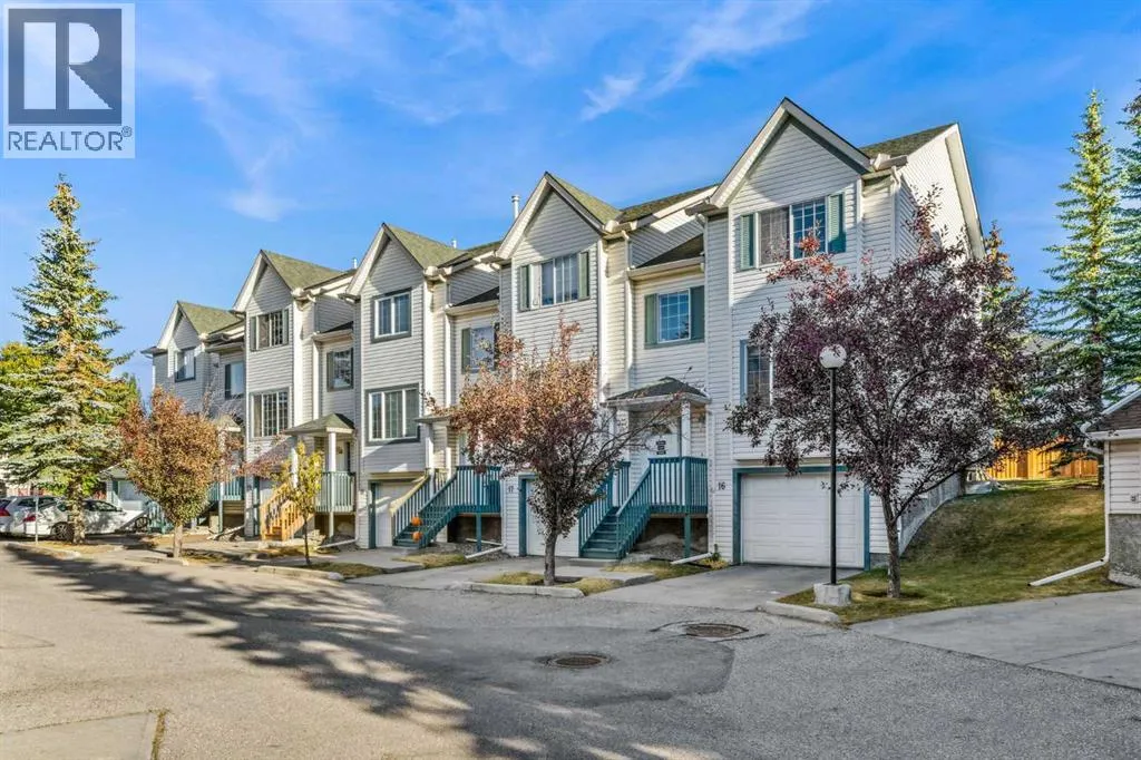 19, 15 Rocky Ridge Gate NW