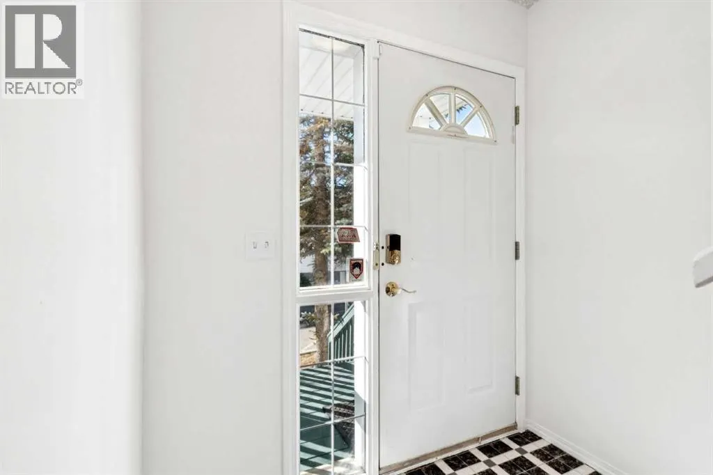 19, 15 Rocky Ridge Gate NW