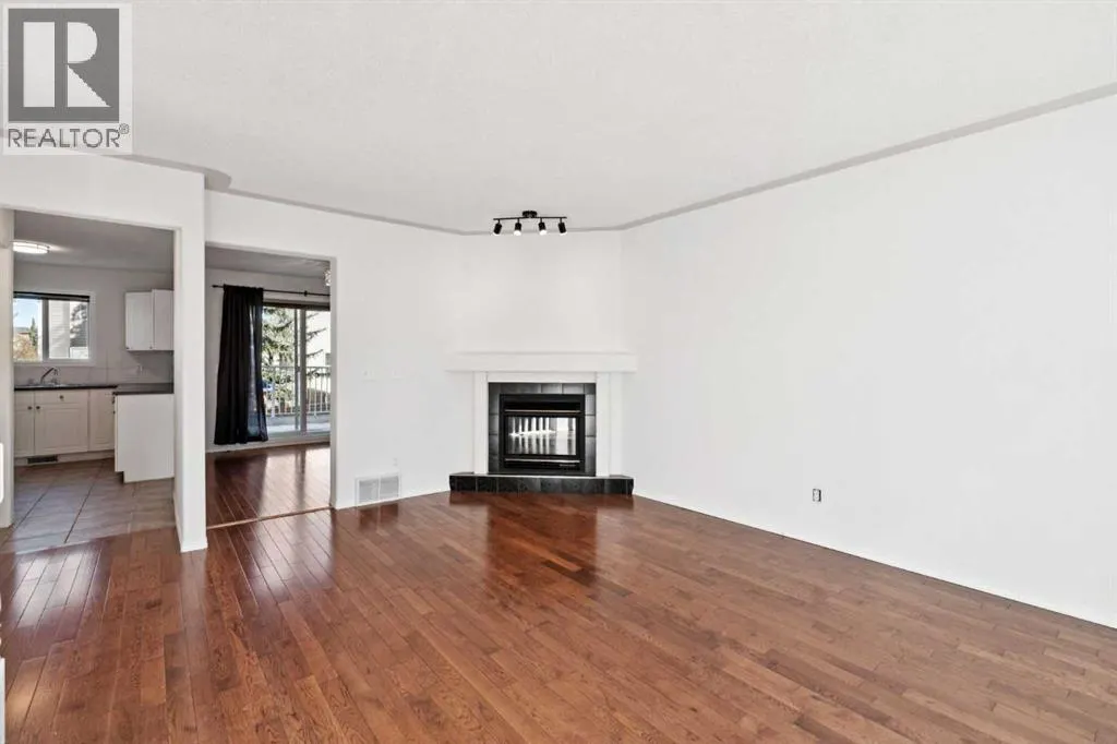 19, 15 Rocky Ridge Gate NW