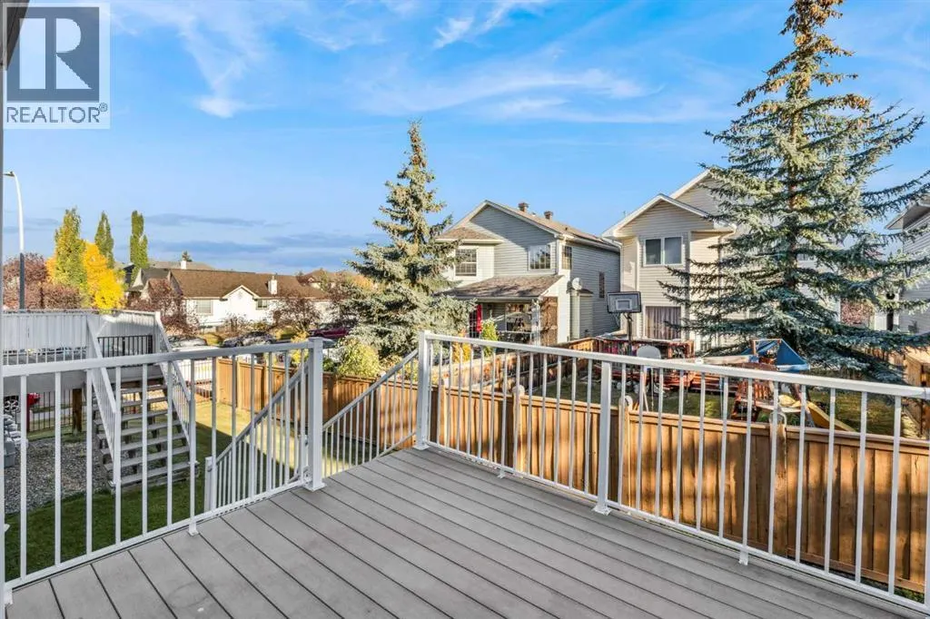 19, 15 Rocky Ridge Gate NW