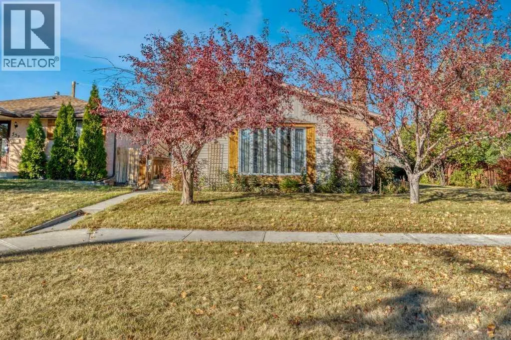 543 Maidstone Drive NE