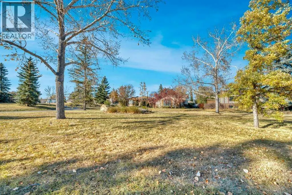 543 Maidstone Drive NE