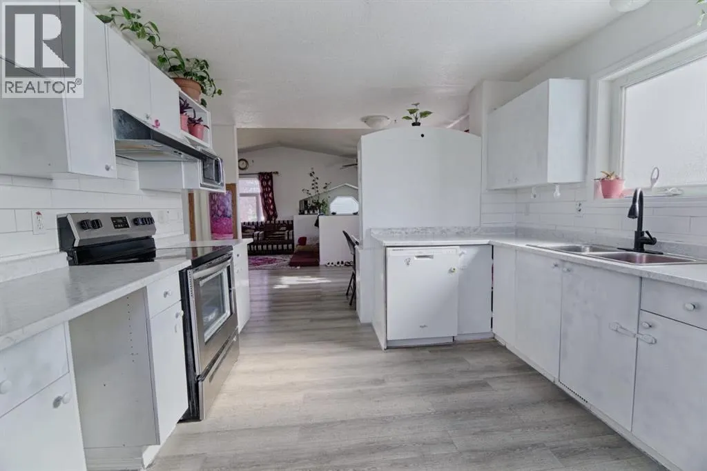148 Jerry Potts Boulevard W