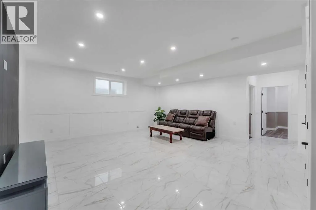 7 Waterford Heights