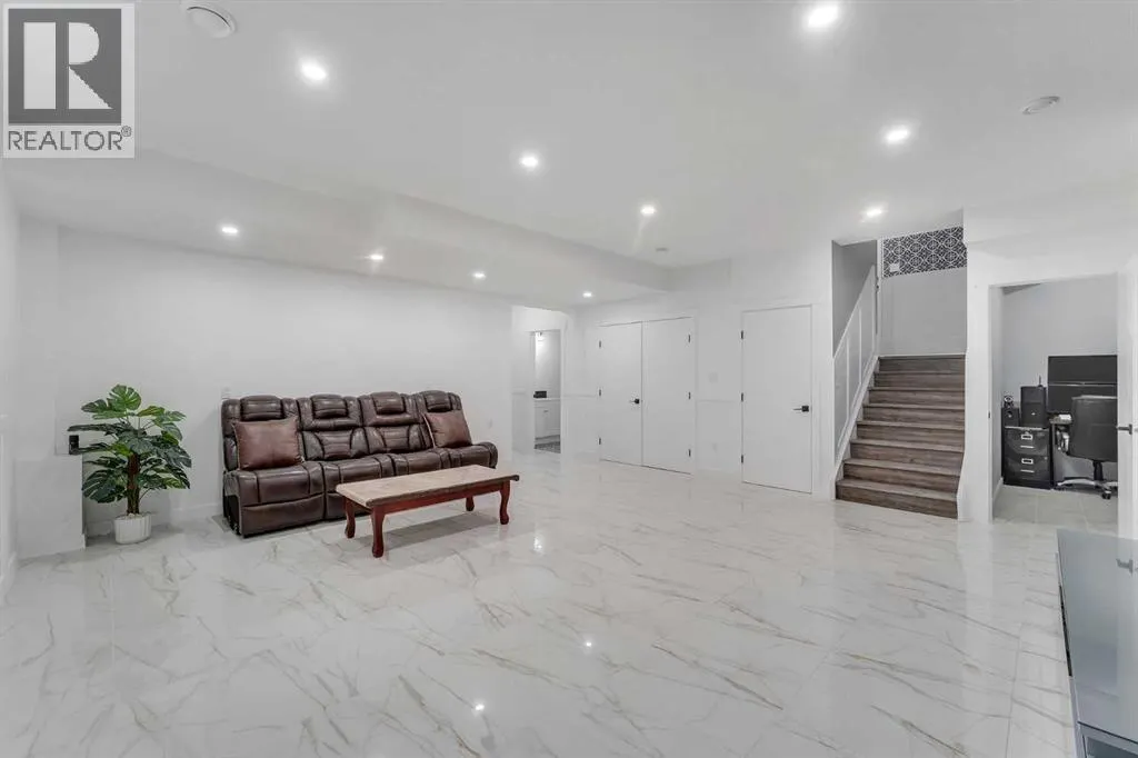7 Waterford Heights