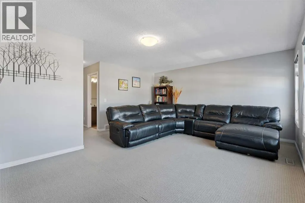 106 Copperstone Close SE