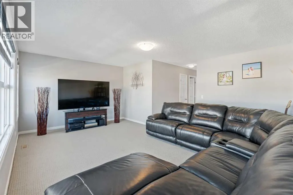 106 Copperstone Close SE