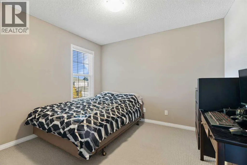 106 Copperstone Close SE