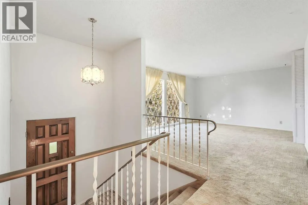 2416 Palliser Drive SW