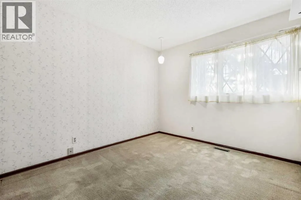 2416 Palliser Drive SW